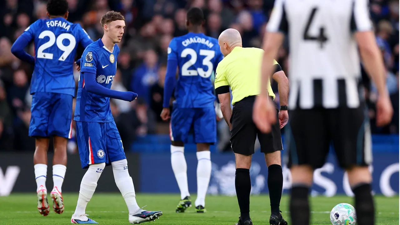 أربعة أخطاء تحكيمية جديدة تثير الجدل في مواجهات تشيلسي وأرسنال بالدوري الإنجليزي